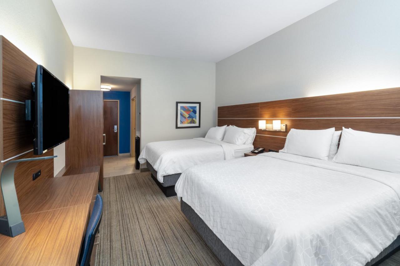 Holiday Inn Express Hotel & Suites Talladega By Ihg Exterior photo