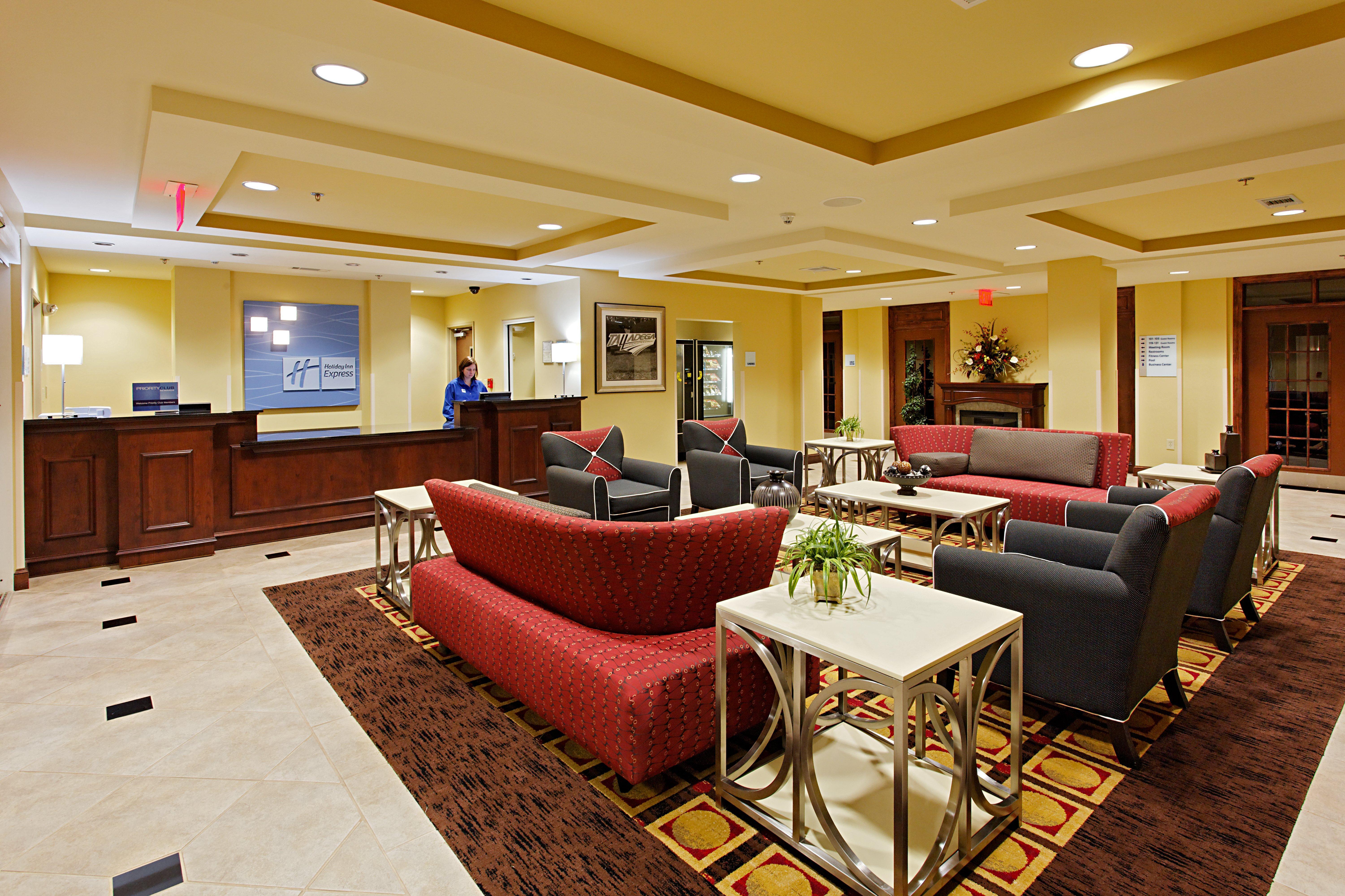 Holiday Inn Express Hotel & Suites Talladega By Ihg Exterior photo