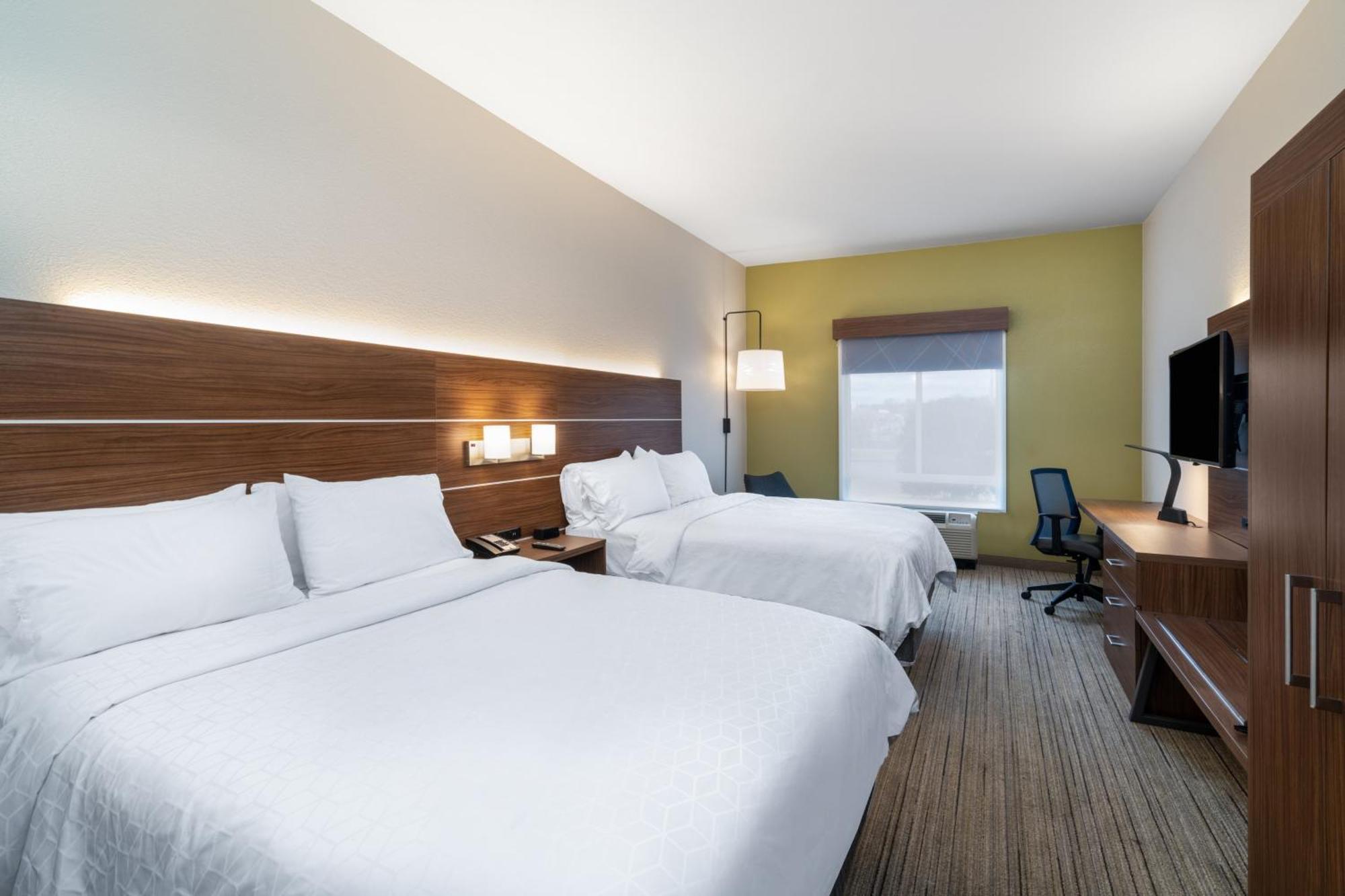 Holiday Inn Express Hotel & Suites Talladega By Ihg Exterior photo
