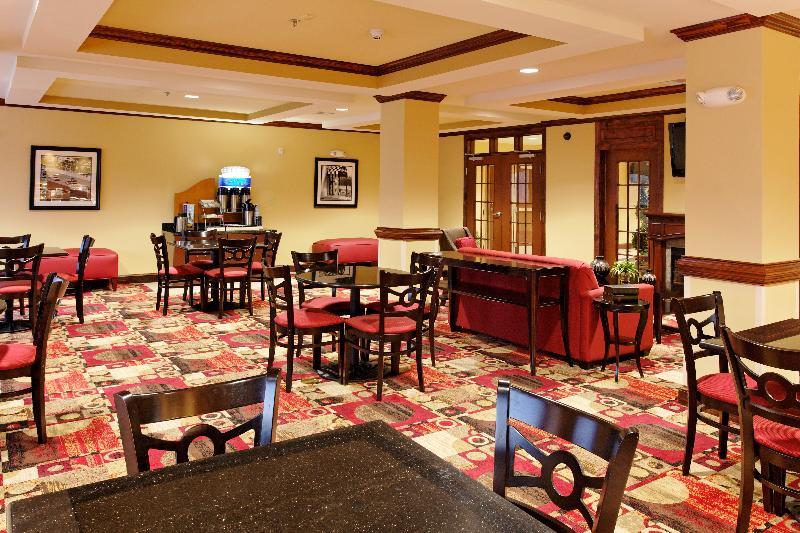 Holiday Inn Express Hotel & Suites Talladega By Ihg Exterior photo